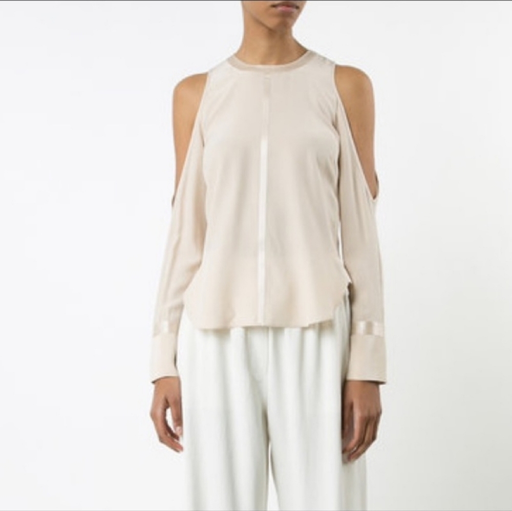 ELIZABETH & JAMES nude beige 100% silk cold shoulder split back hi-low blouse